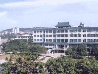广西右江民族医学院：培养民族医药人才的摇篮